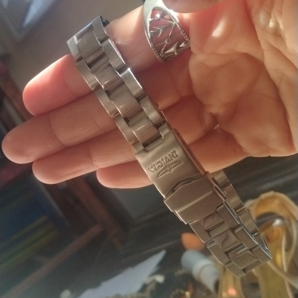 Watch - Picture 2 of 4